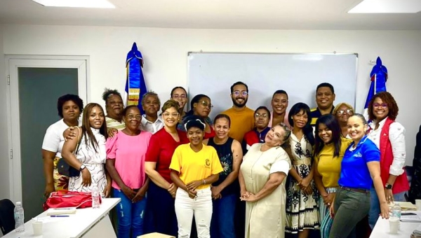 Mesa De Emprendimiento En Sucursal Luperon Thumbnail